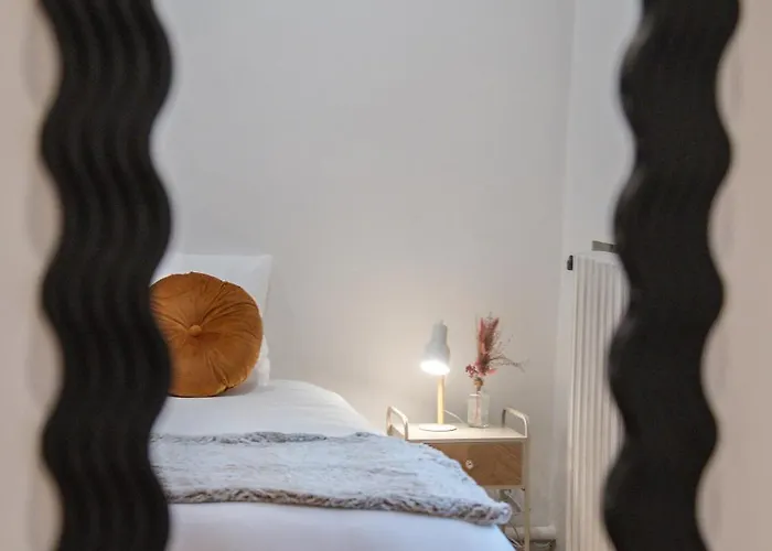 Apartment Loft Art Deco Terrasse Verriere Clim Lit King Size *